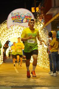 BIB: 709, 50081
                            <button type="button" onclick="openModal(21832347)" class="btn btn-primary btn-sm float-right btn-popup" data-toggle="modal" data-target=".modal-high-quality">
                        <i class="fas fa-shopping-cart"></i> Add to Cart
                    </button>
                                            <button type="button" onclick="isThisMe(21832347, true)" class="btn btn-success btn-sm float-right btn-popup btn-isme hidden" data-toggle="tooltip" data-placement="bottom" title="นี่คือรูปของคุณใช่ไหม คลิกที่นี่เพื่อเอาเข้าอัลบั้ม">
                        <i class="fas fa-plus"></i> Add to album
                    </button>
                    <button type="button" onclick="isThisMe(21832347, false)" class="btn btn-warning btn-sm float-right btn-popup btn-isnotme hidden">
                        <i class="fas fa-ban"></i> Remove from album
                    </button>